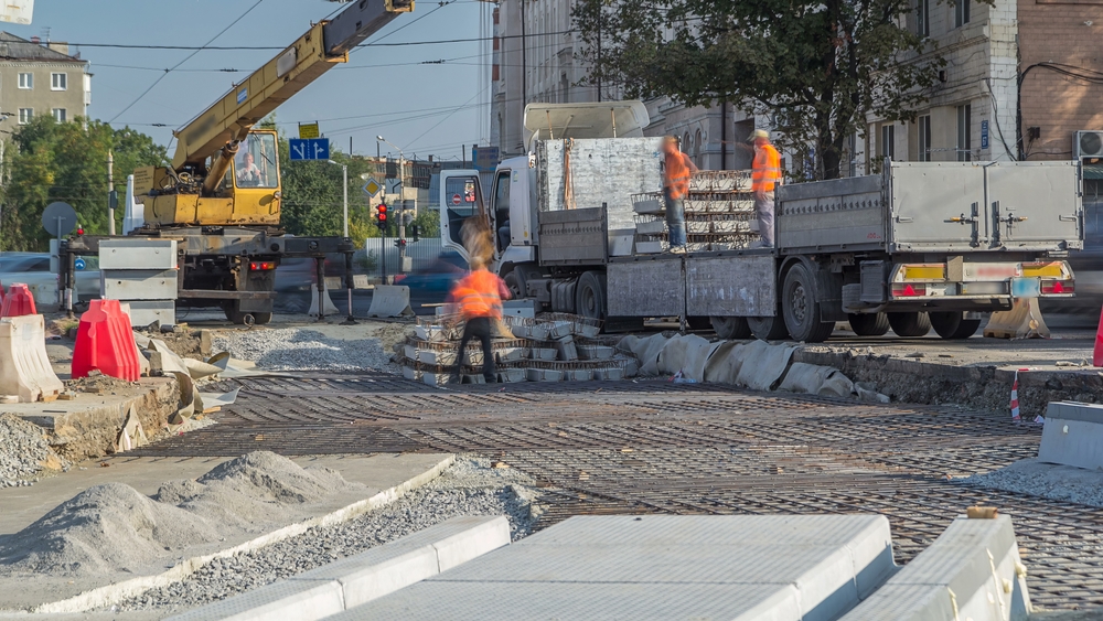 Loader,Crane,For,Loading,And,Unloading,Sleepers,To,Reinforcement,From